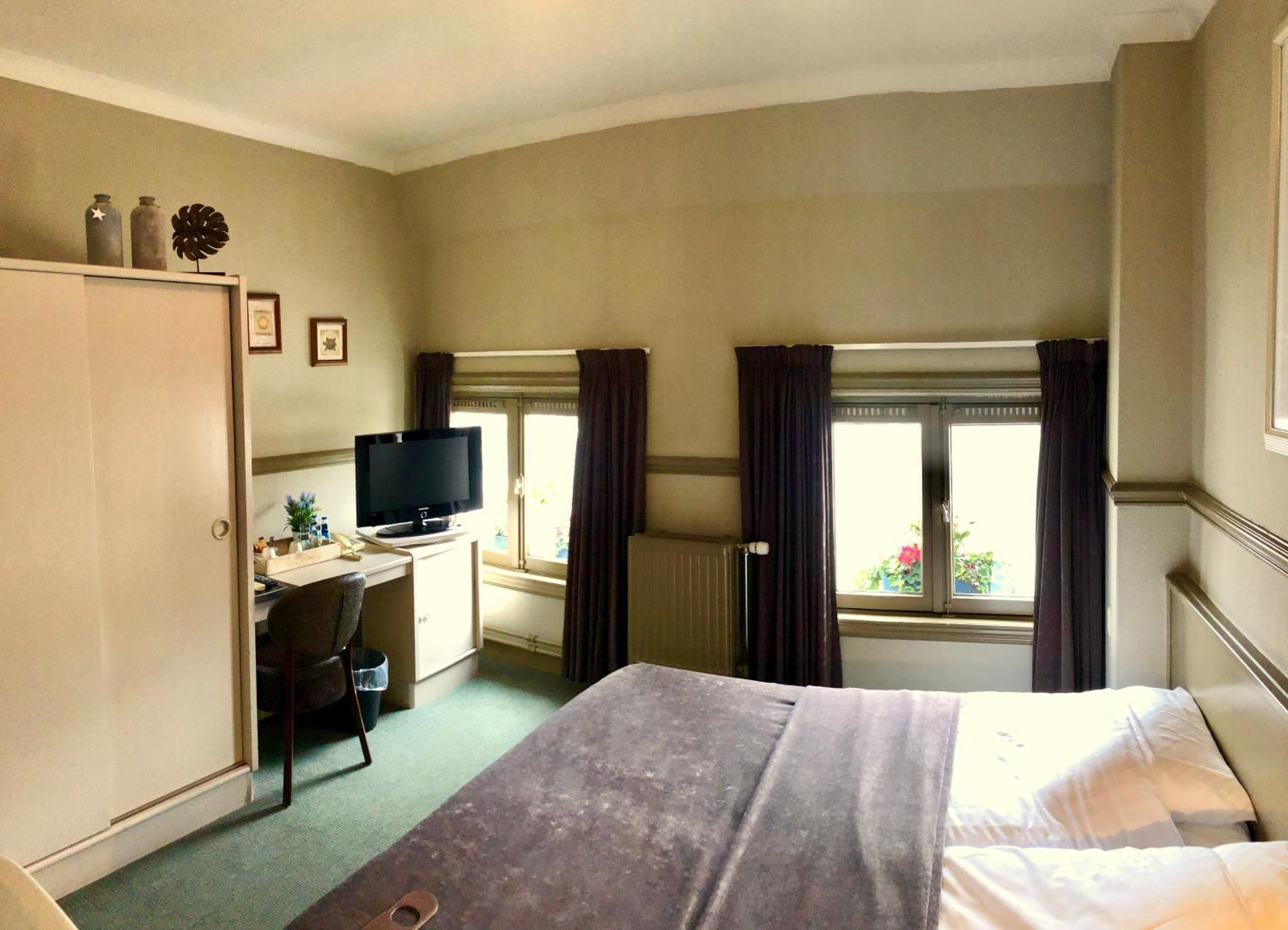 Grand Cafe Hotel De Bourgondier Bergen op Zoom Exteriér fotografie