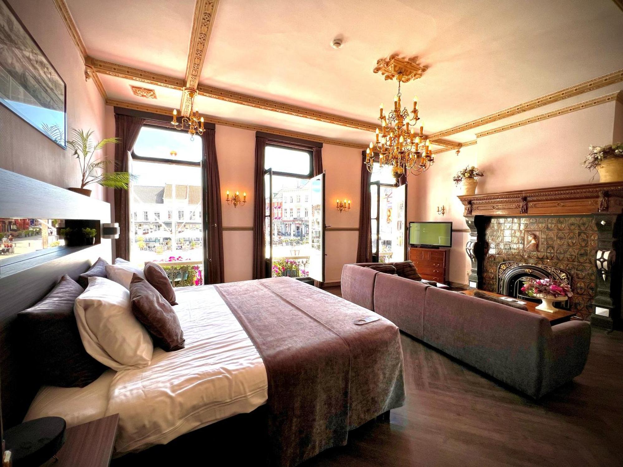 Grand Cafe Hotel De Bourgondier Bergen op Zoom Exteriér fotografie