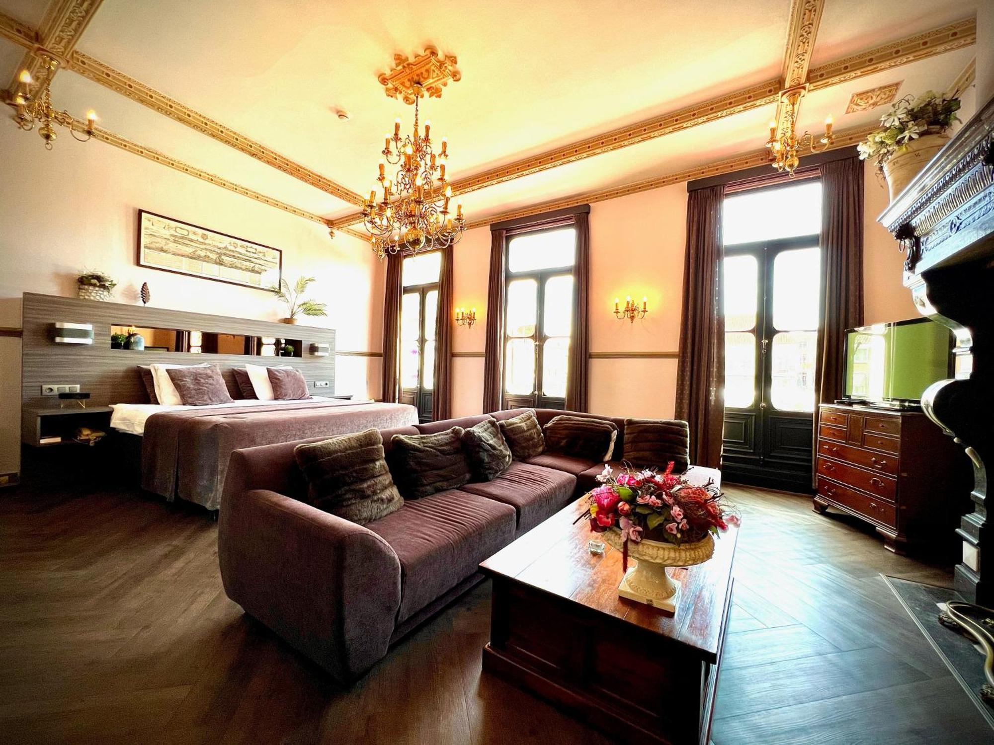 Grand Cafe Hotel De Bourgondier Bergen op Zoom Exteriér fotografie