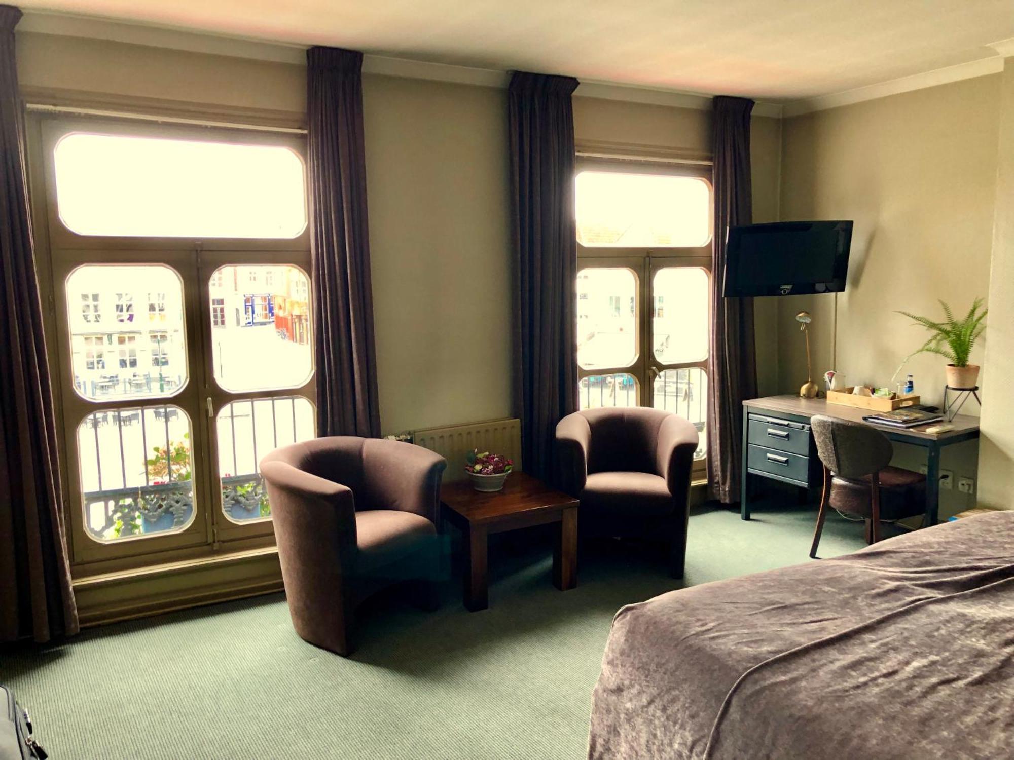 Grand Cafe Hotel De Bourgondier Bergen op Zoom Exteriér fotografie