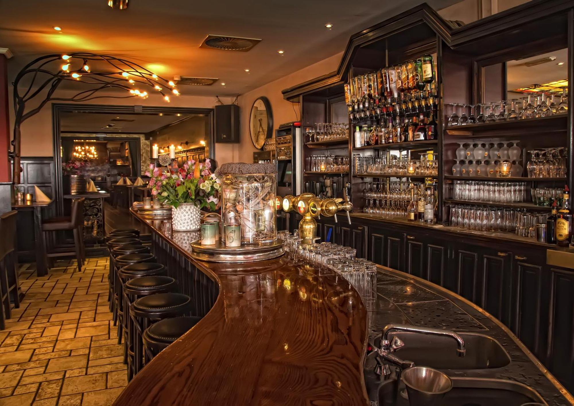 Grand Cafe Hotel De Bourgondier Bergen op Zoom Exteriér fotografie